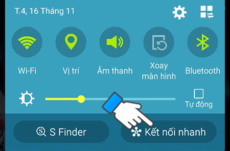Vuốt thanh trạng thái trên điện thoại xuống và chọn Kết nối nhanh.