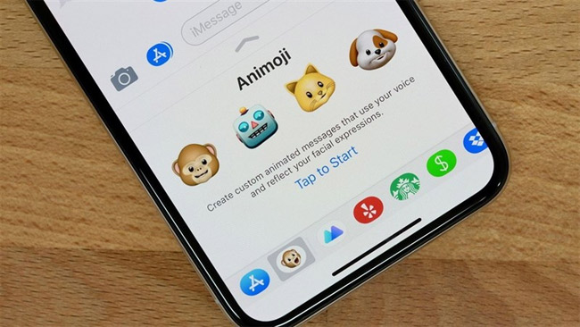 Facetime kết hợp với Emoji.
